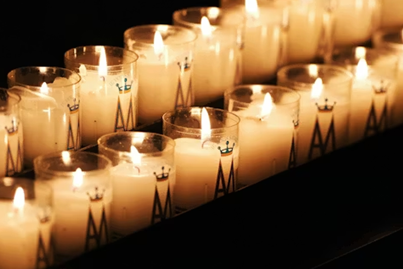 EU Scented Candle Market: Natural Wax and E-commerce Fuel Growth